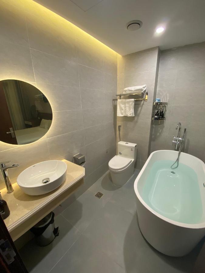 Moonlight Hotel ฮาลอง ภายนอก รูปภาพ